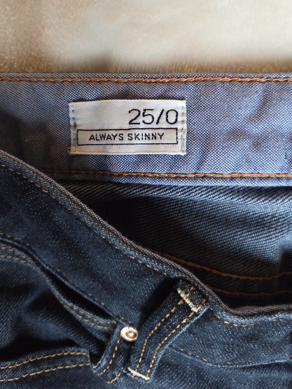 GAP Ladies Slim Dark Blue Denim Jeans with Contrast Stitching